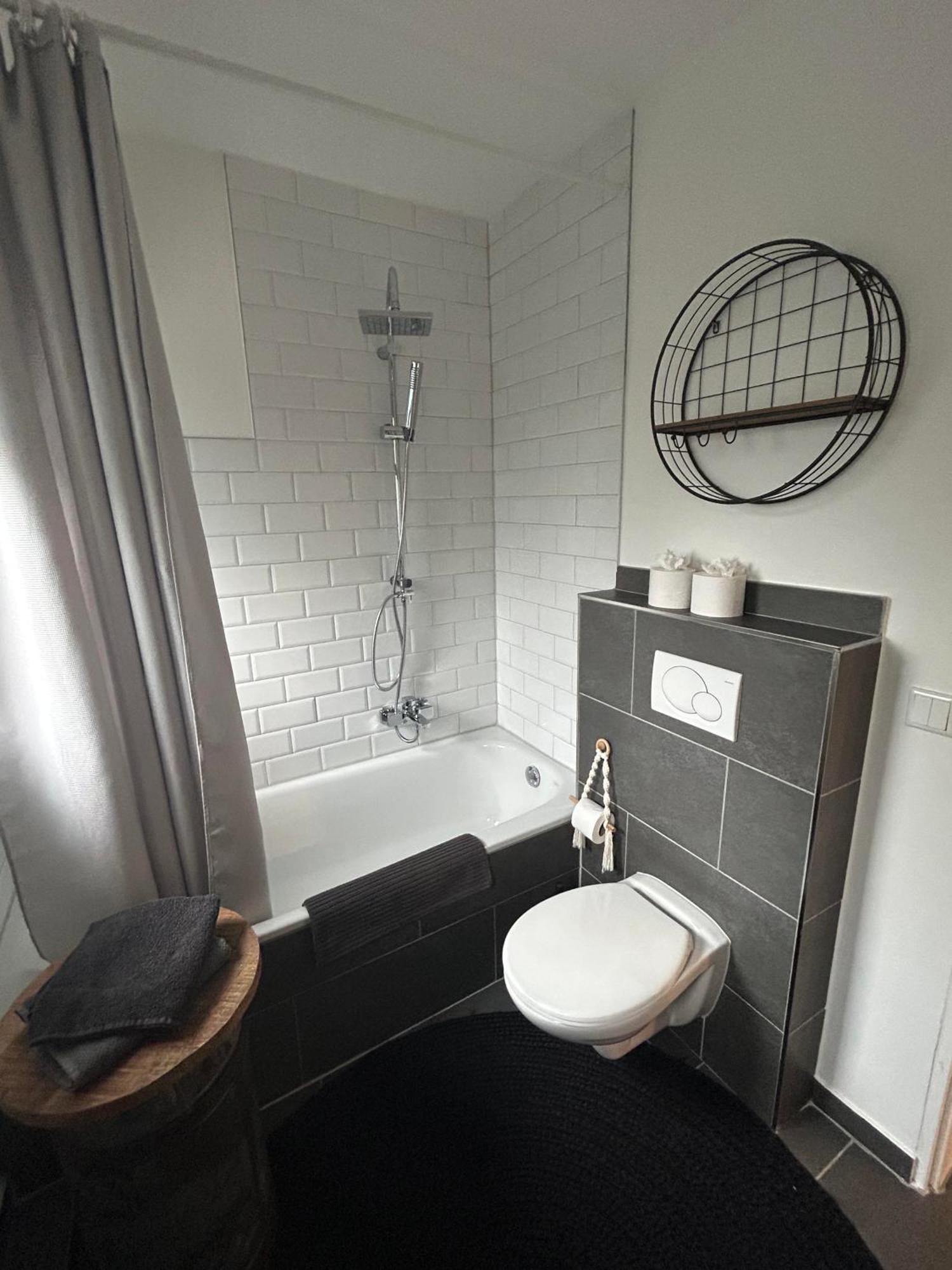 Cosy Bungalow-Apartment In Ruhiger Toplage - Naehe Duesseldorf Krefeld Buitenkant foto